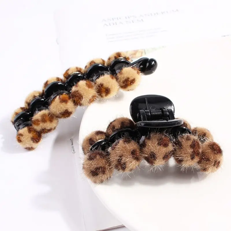

Women Retro Cute Leopard Pompom Banana Clips Fluffy Ball Hair Claw Grab Non-Slip Teeth Hairpin Ponytail Holder Styling Barrettes
