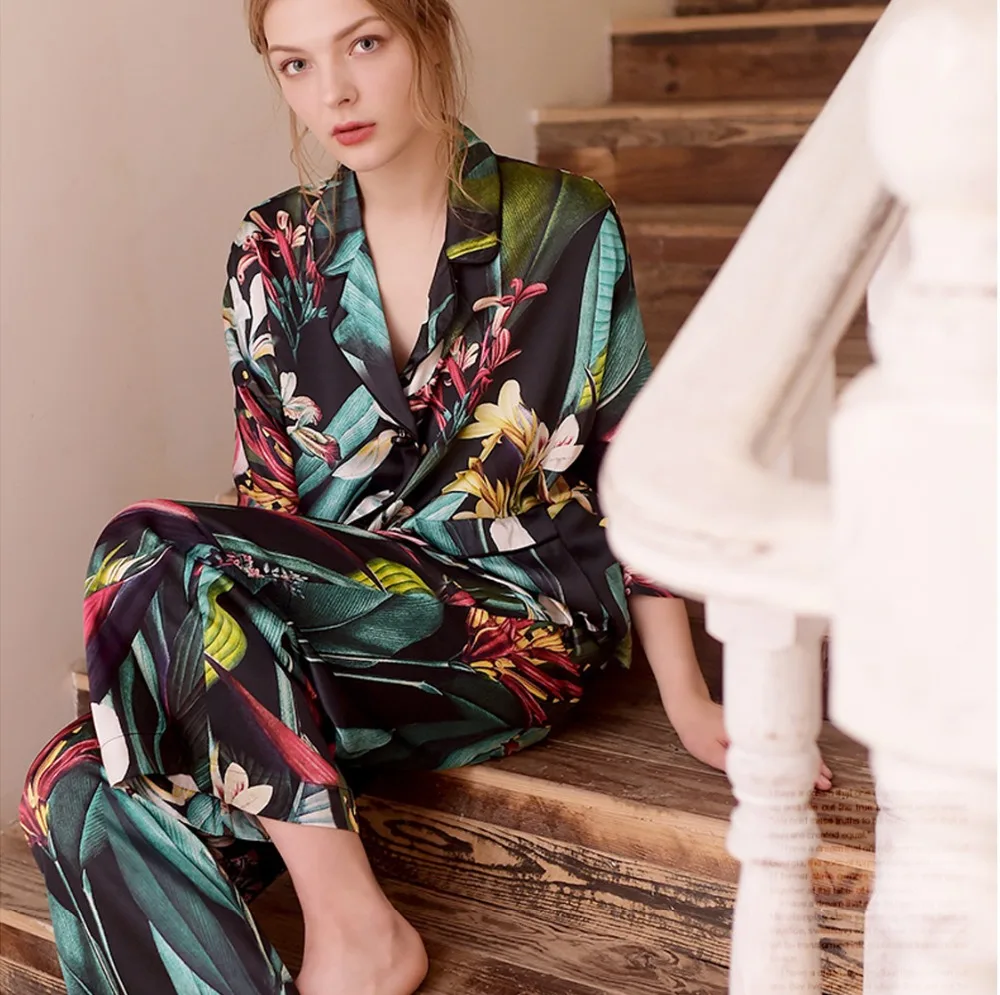 

EFIOLY 2019 Elegant Loose Silk Nightgown Two-piece Retro Printed Flower Home Fashion Sleepwear Evening Wear Ladies Pajamas set