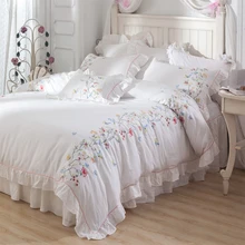 

2018Egyptian Cotton yard Bedding set 4/7pcs flowers Embroidery bedsheet pillowcase duvet cover bed set quilt bedlinen bedclothes