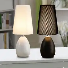 Современный минималистичный Настольный светильник для спальни прикроватная лампа Настольные лампы белый/черный сад креативный роскошный декоративный светильник ZA