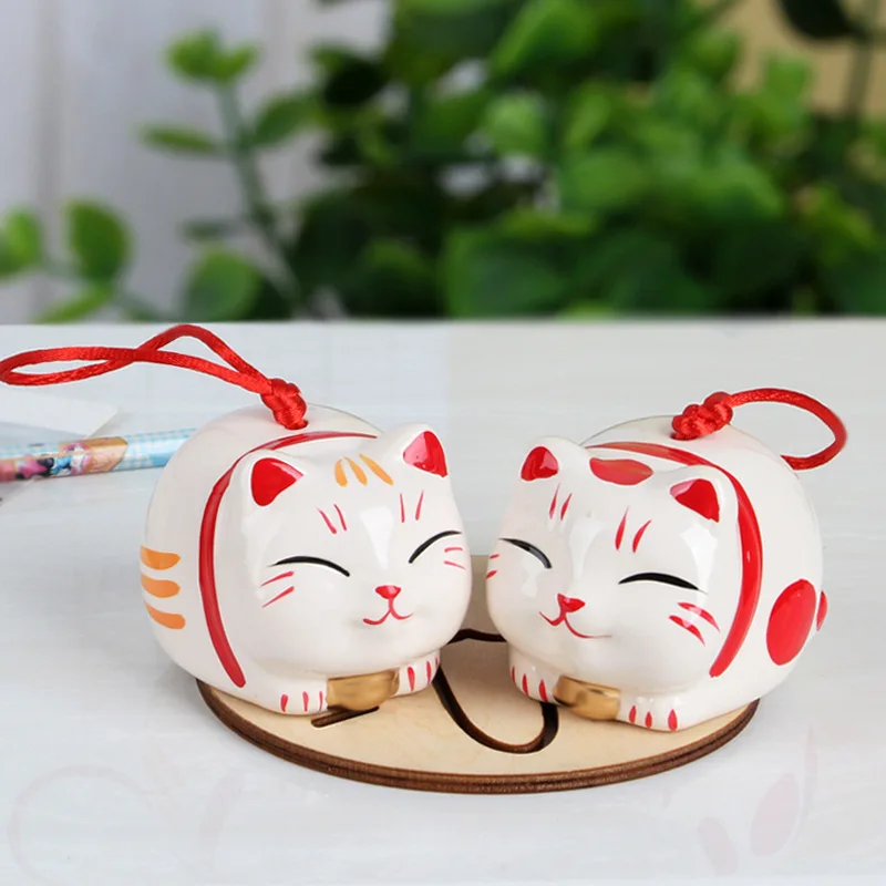 

2pcs Lucky cat ceramic wind chimes creative souvenirs car ornaments Portable mini shooting props 6cm*4.5cm*4cm
