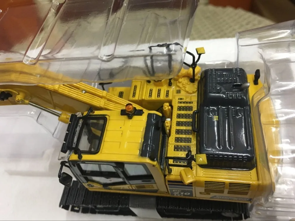 Коллекционная UH8123 1:50 Komatsu PC210LCi 11 IMC издание Гидравлический Экскаватор