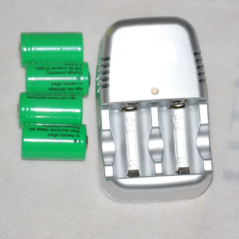 4pcs 3V rechargeable lithium ion battery CR2 cell 800MAH + 1pcs charger
