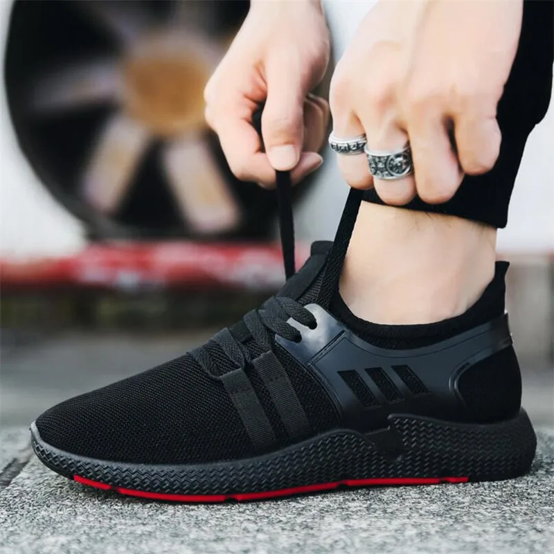 Spring and autumn new sportsrunning mesh breathable movement men's shoes black casual fashion Sneakers shoes