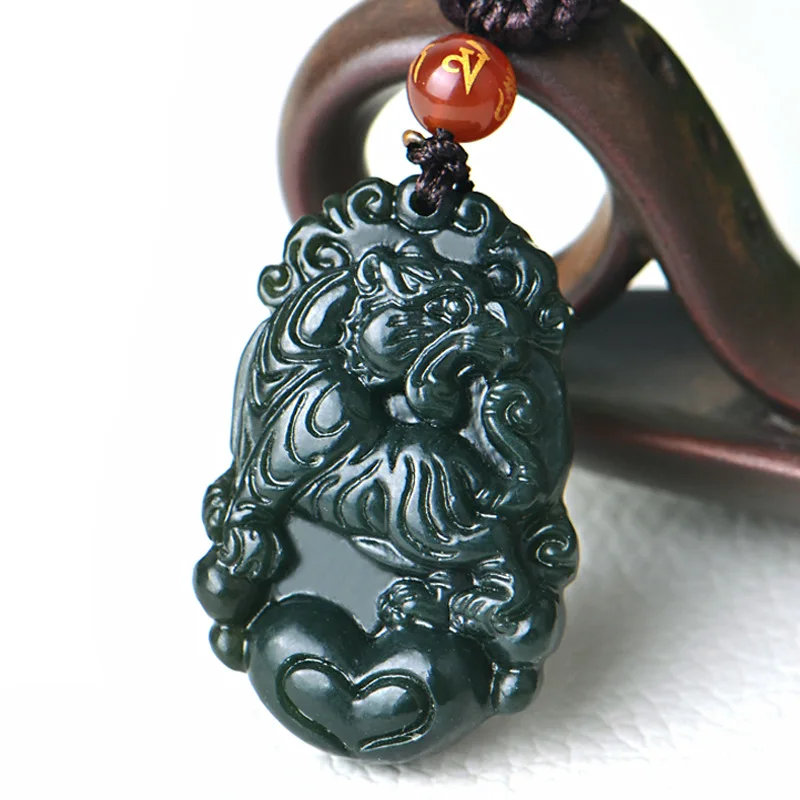 

Hetian Jade pendant necklace belongs to the sheep monkey rabbit cow tiger snake 12 zodiac pendant