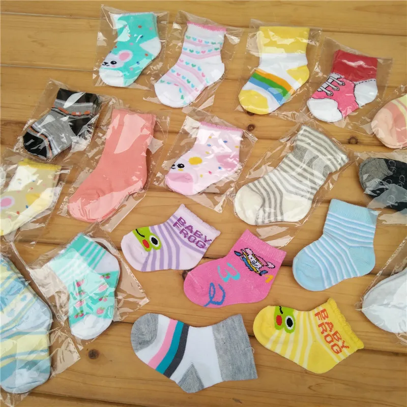 Носки для новорожденных; хлопковые дизайнерские носки для малышей; милые носки-тапочки с рисунками животных для мальчиков и девочек; дешевые нескользящие носки для младенцев; Случайная