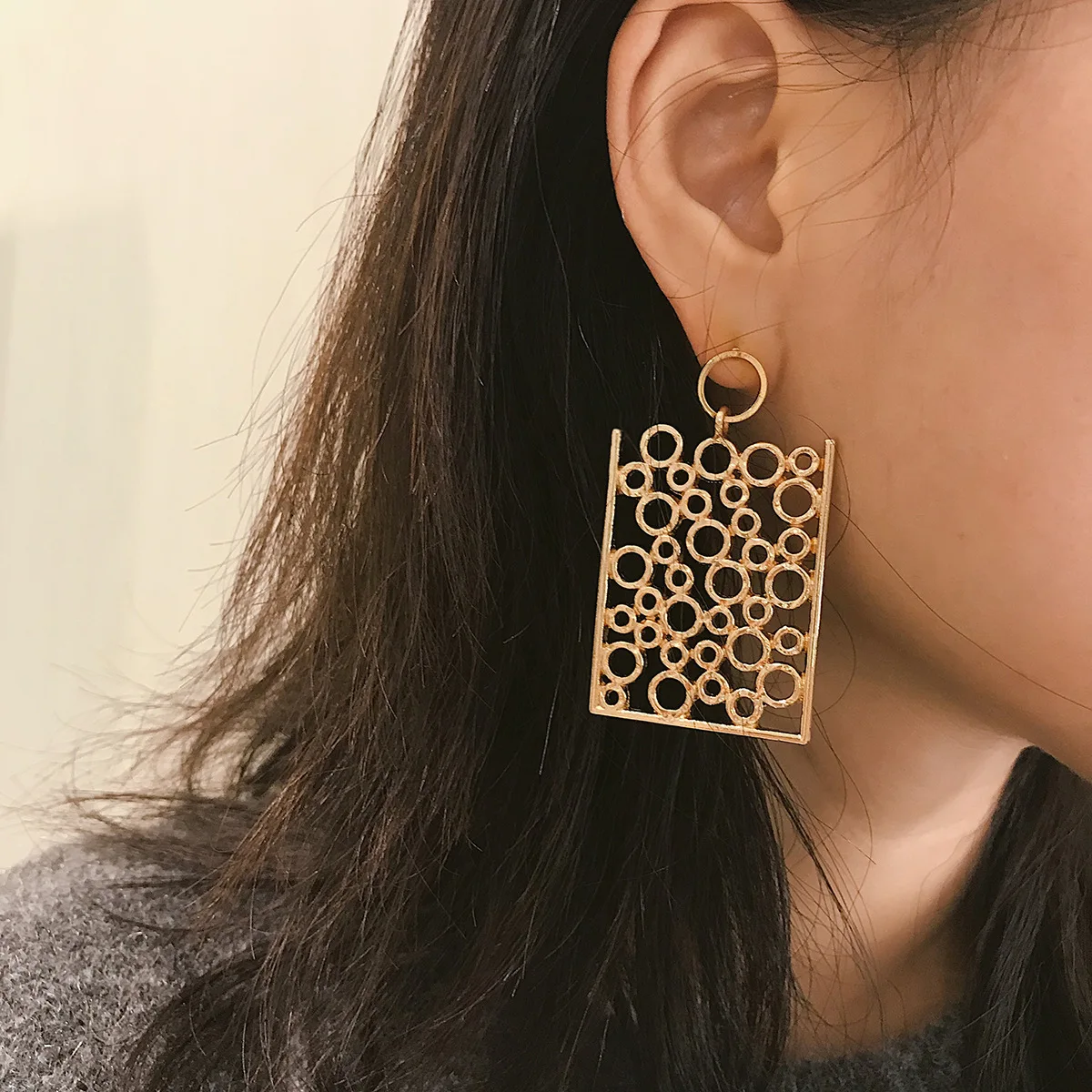 

2019 female fashion asymmetrical Earrings hollow Square Drop Pendant for femelle punk pendiente Ear jewelry gift T