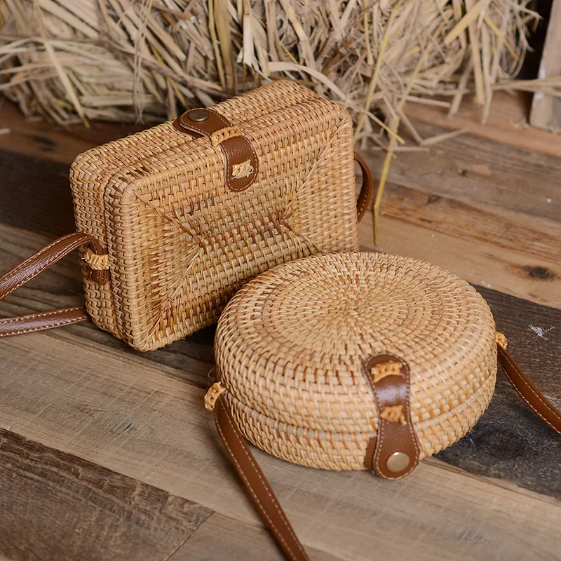 اليدوية الروطان المنسوجة جولة النساء Crossbody حقيبة خمر الرجعية القش مربع مربع حقيبة ساعي سيدة الصيف لطيف شاطئ حقيبة كتف اليدوية الروطان المنسوجة جولة النساء Crossbody حقيبة خمر الرجعية القش مربع مربع حقيبة ساعي سيدة الصيف لطيف شاطئ حقيبة كتف