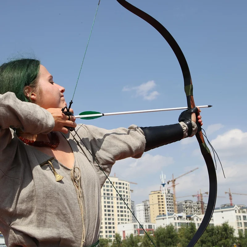 

Archery Armguard Bow Hunting Arm Protection Guard W/2-Straps Protector Convenient Easy carry Strong Protection