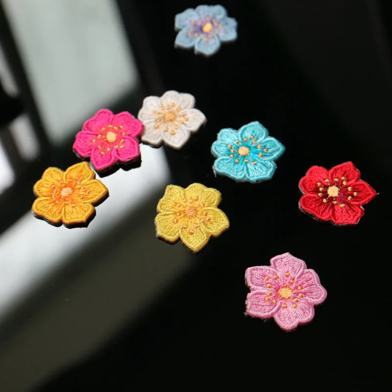 

8Pc/lot iron on colorful flowers patches for clothing Small embroidery ironing applique parches sticker for bags backpack jeans