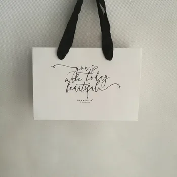 

Custom High Quality Reusable Luxury White Matte Laminated Tote Shopping Paper Bags with Cotton Handles for Jewlery/Watch/Gifts
