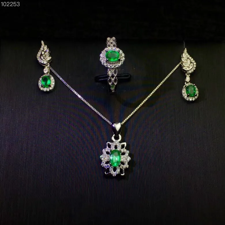Columbia natural emerald set ring earrings necklace