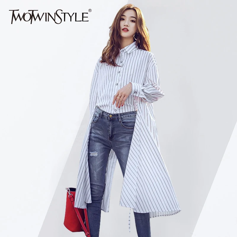 Acheter TWOTWINSTYLE Rayé Longue Chemise Femelle Revers Col Haut de Split Tirage Chaîne Asymétrique Blouse Pour Les Femmes 2018 Printemps De Mode Nouvelle