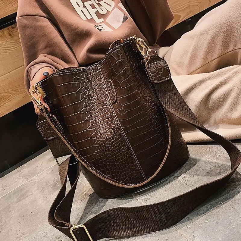 

YOUBROER Fashion Bag Female Winter Crocodile Grain Single Shoulder Bucket Bag Large Capacity Broadband Crossbody Bags Alligator