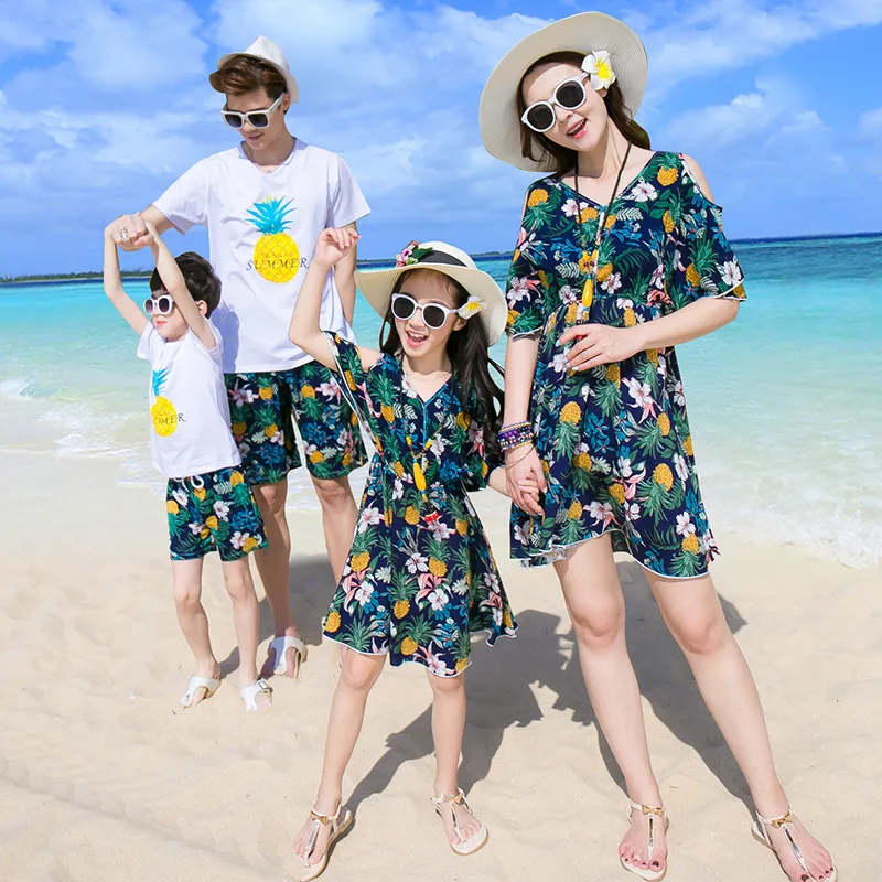 

Family matching clothes Bohemia mother daughter dresses father son outfits cotton short-sleeve T-shirt family look baby clothing