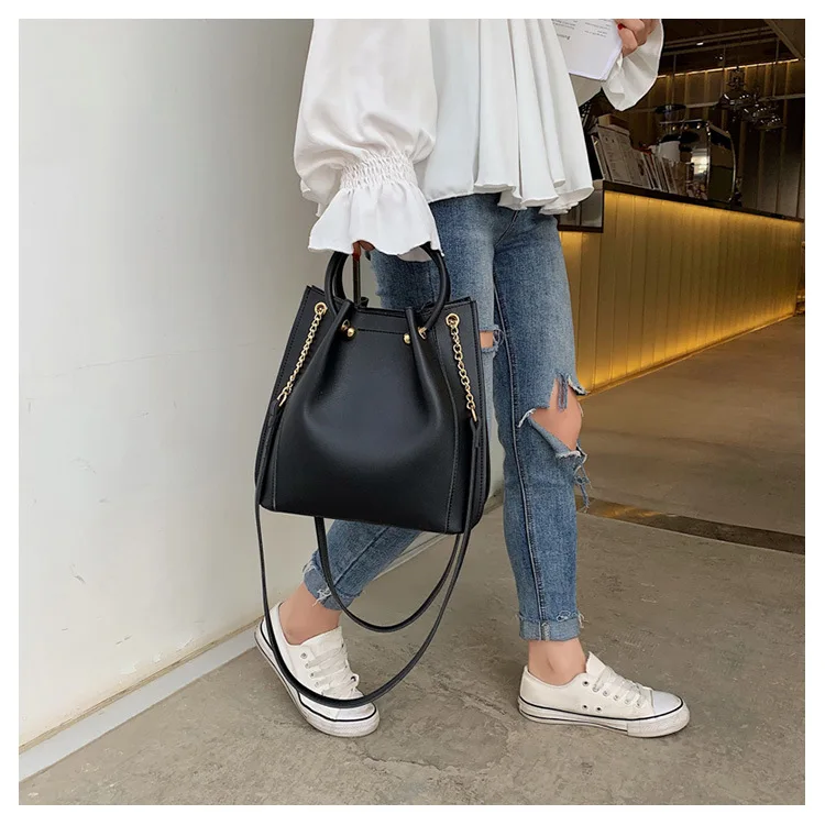 NIGEDU النساء حقيبة يد فاخرة مصمم 2019 سلسلة حقائب كتف الأزياء الإناث حمل حقيبة بو الجلود crossbody أكياس بولسا الأسود