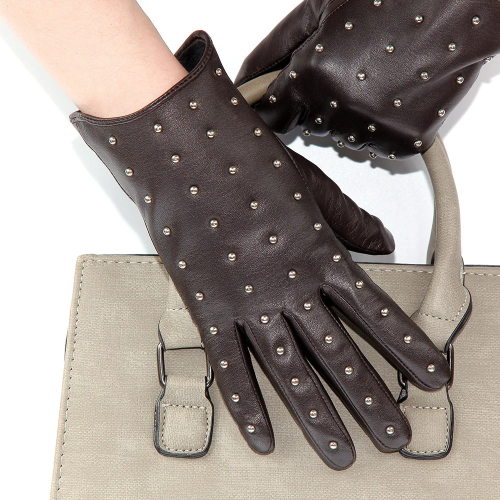

Latest 2019 Gloves Woman's Small Sheep Real Leather Gloves Rivet Style Winter Keep Warm Thicken Plush Lined Women Mittens XC205