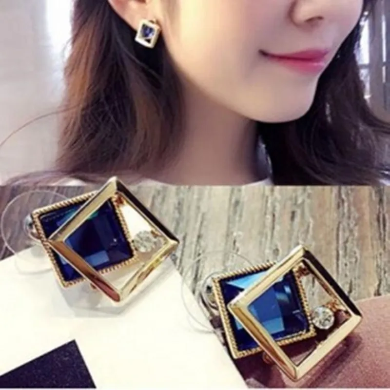 

Korean jewelry side of the wild personality of the pearl crystal fashion female earrings gift wholesale