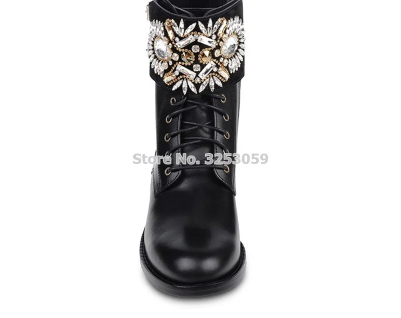 Женские модные черные повседневные ботильоны; шикарные модельные ботинки с украшением в виде кристаллов; ботинки в байкерском стиле с пряжкой, украшенные сверкающими бусинами