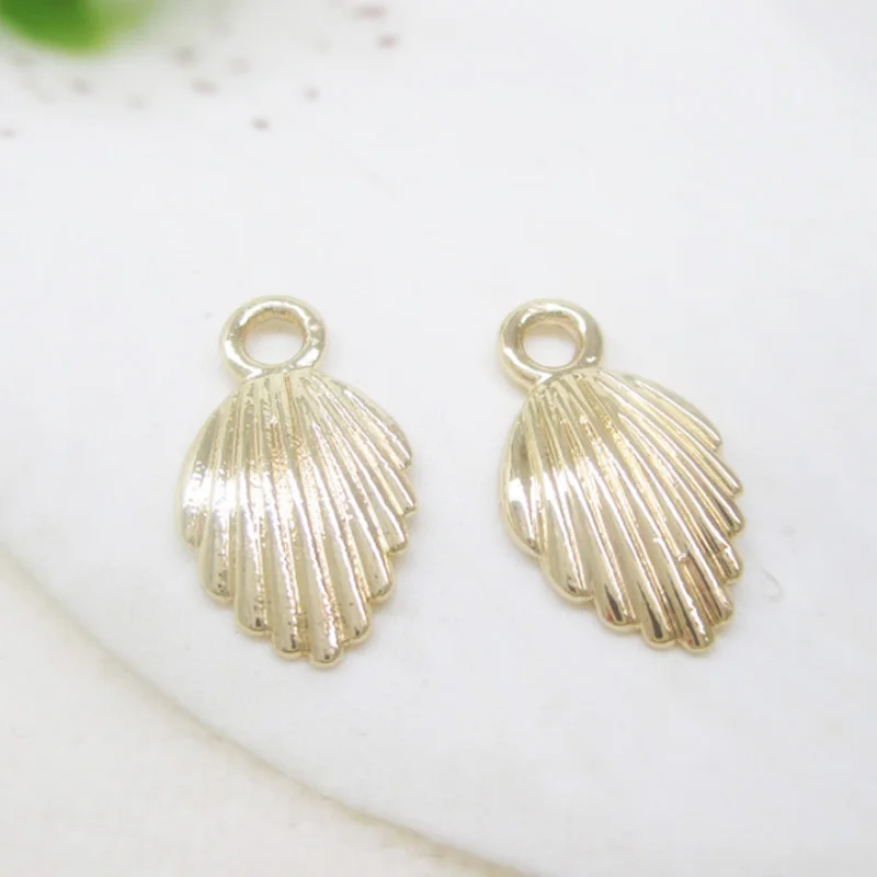 Light gold color carved seashell pendant copper shell charms for