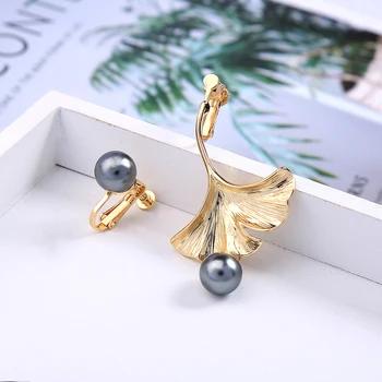 

BALANBIU Asymmetric Gold Color Ginkgo Leaf Dark Color Acrylic Pearl Clip Earrings For Women Gift 2019 Newest Fashion Accessories