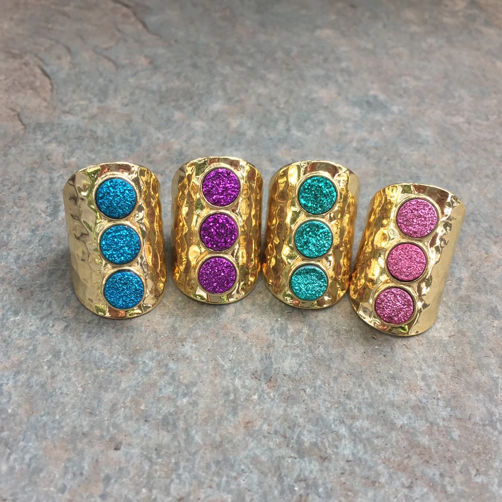 

BOROSA Dropship Natural Titanium AB White Druzy Band Ring Equidistant Three Round Dark Rainbow Gems Wedding Ring