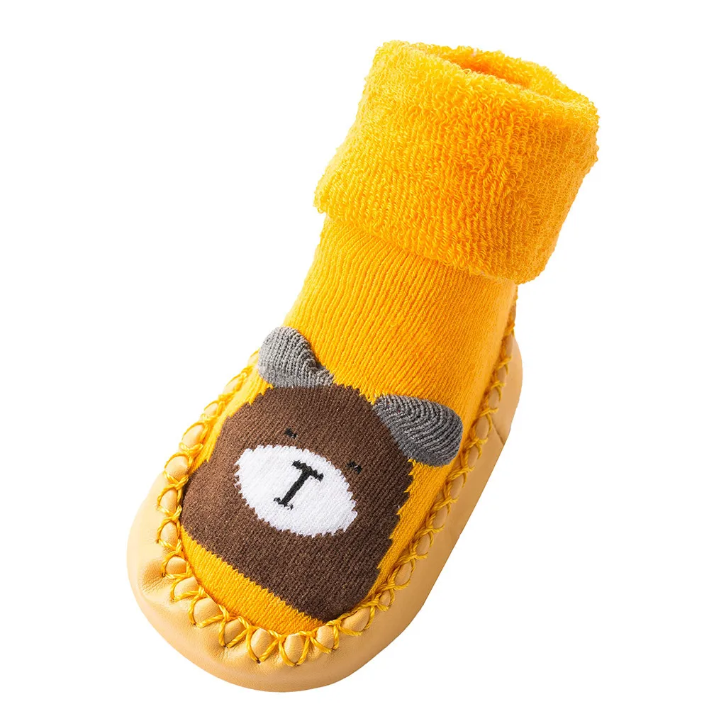 Милые теплые носки-тапочки с героями мультфильмов для новорожденных мальчиков и девочек Нескользящие носки для малышей Зимние нескользящие носки для маленьких мальчиков и девочек - Цвет: Yellow
