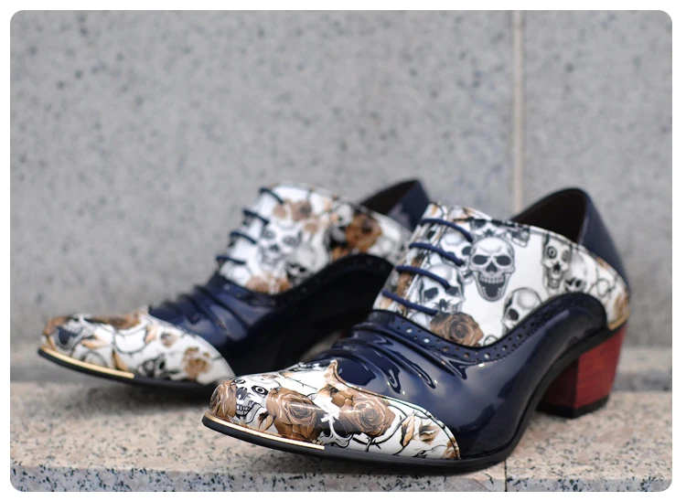 Новинка; Модные Туфли-оксфорды из лакированной кожи на среднем каблуке с острым носком; мужские вечерние туфли с рисунком черепа; Мужские модельные туфли; M396