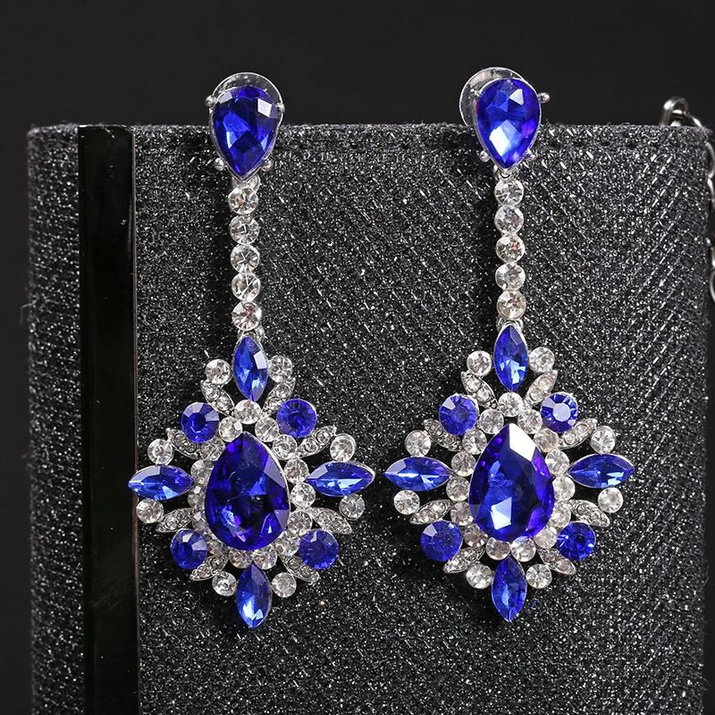 

THRWELL Elegant Charm Earrings for Women Crystal Drop Earring For Women Vintage Plated Bride Earring Wedding Jewelry Accessories