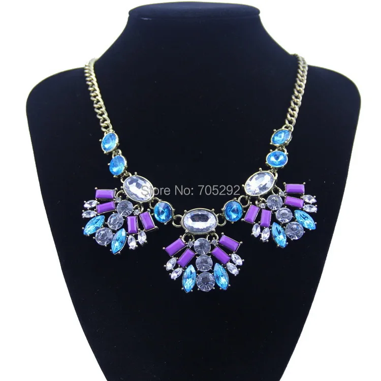 

Fashion Design Luxurious Big Crystal Stone Pendant Choker Statement Necklace for Women