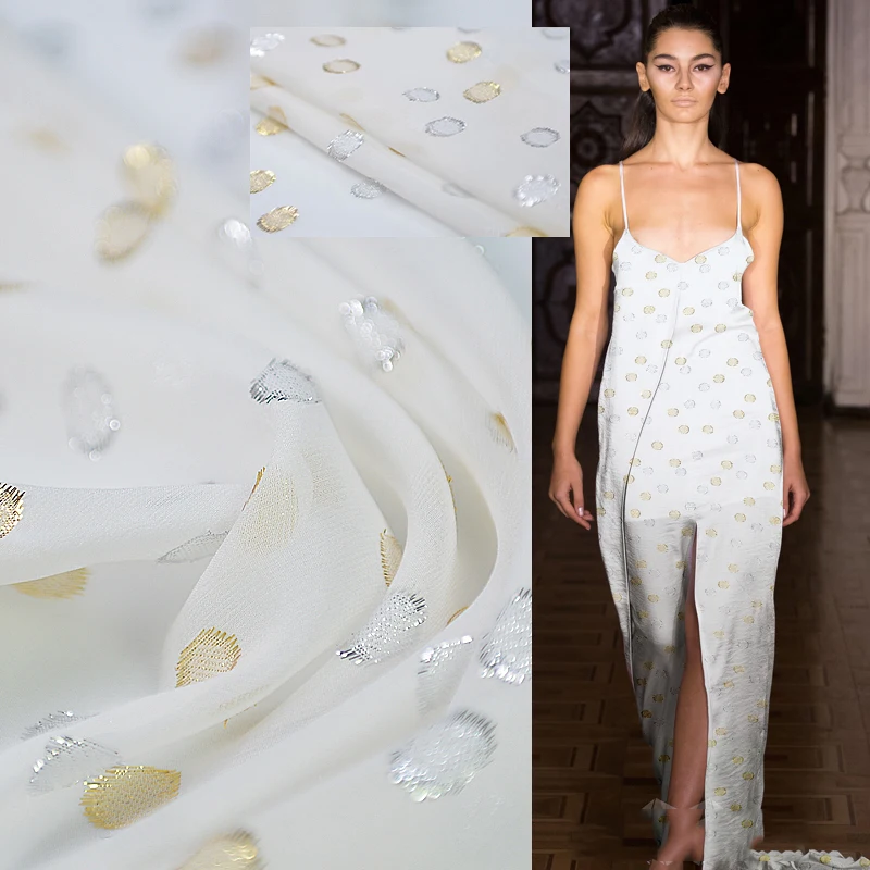 

Gold, silver, jewelry and Chinese costume fabrics are made of pure silk scissors with Georgette yarn sole as a whole.