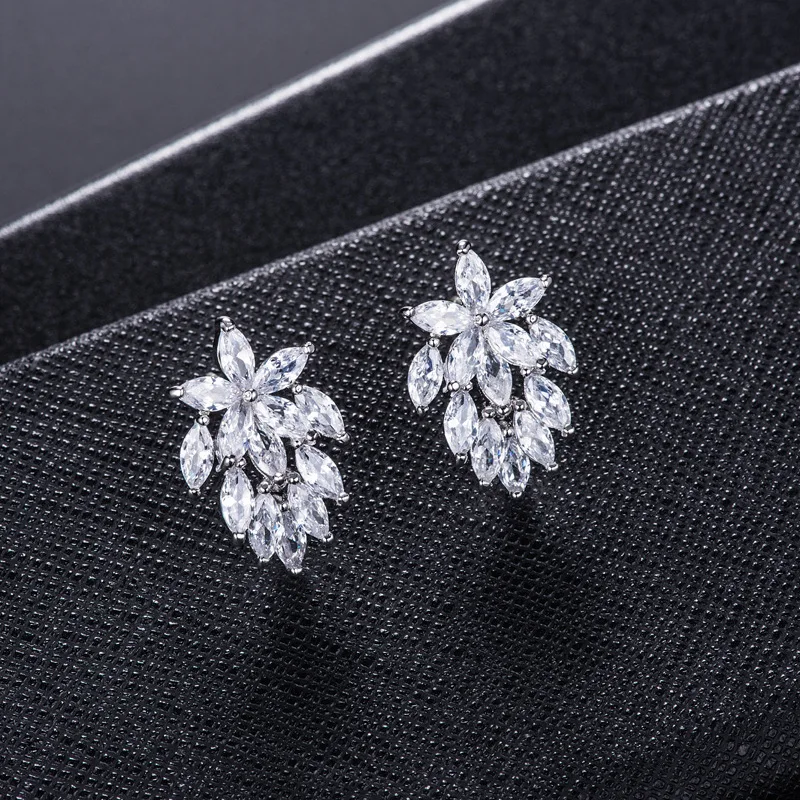 

1pair 925 Sterling Silver Crystal Leaf Stud Earrings Dazzling Micro CZ Zircon Earrings for Women Statement Jewelry