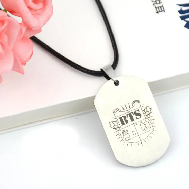 

EExplosion models Korean kpop necklace SUGA J-HOPE JIMIN V JUNG KOOK RM JIN 2019 New kpop youth group titanium steel necklace