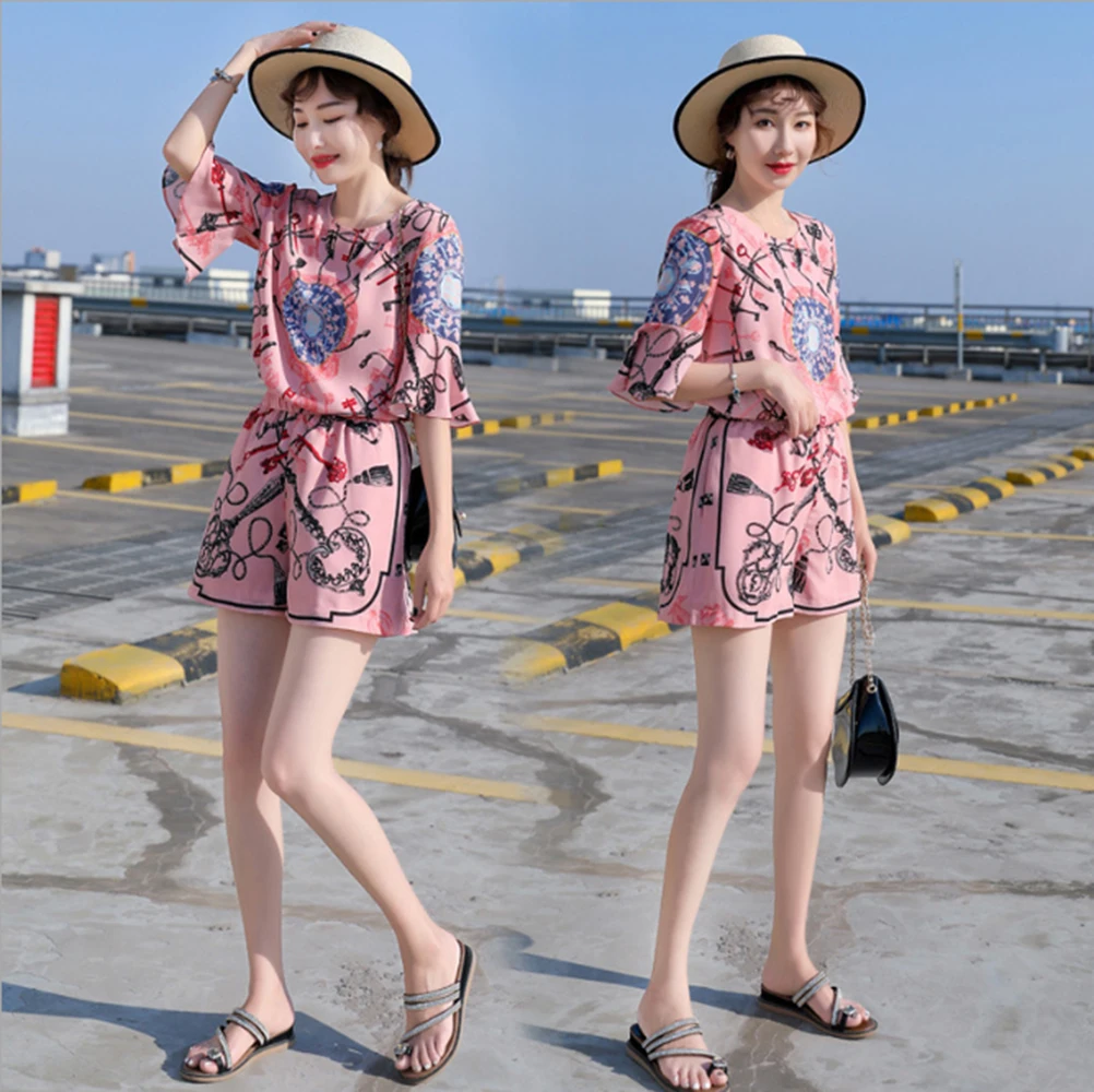 

Spring and Summer new style Printed chiffon top + wide leg shorts two-piece suit Temperament chiffon suit