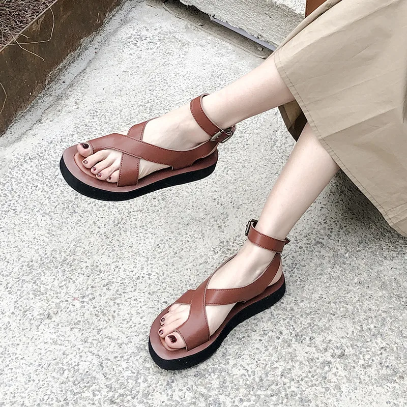Женские босоножки гладиаторы YMECHIC коричневые черные из коровьей кожи на