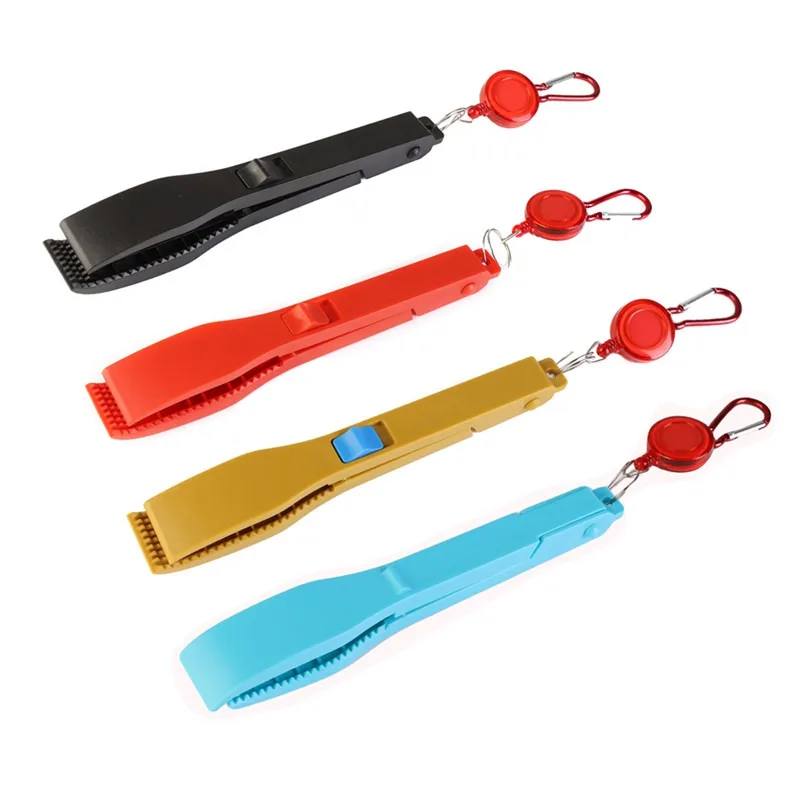 

1pc Fishing Tools ABS Plastic Body Tongs Gripper With Plastic Holder Switch Lock Catch Fishing Gear Fish Accessories