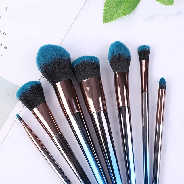 

7 Pcs 1 Set High Quality Soft Synthetic Makeup Brush for Trimming Highlight Eye Shadow and Face Brush Makeup Tools Set Wand