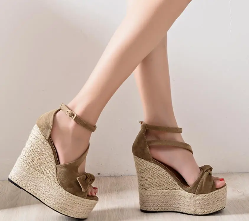

Spring and summer Korean version of fashion hundred slope heels