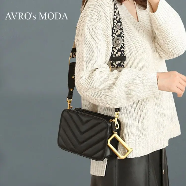 Брендовая женская кожаная сумка ретро AVRO's MODA размер 21 х 14 см 2 ремня
