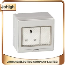 Высокое качество поверхностного монтажа настенный переключатель водонепроницаемый 1way переключатель+ 1Way британский тип розетка широко используется Swicth
