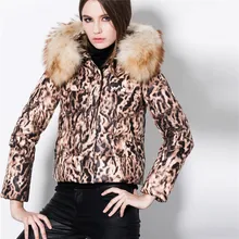 Женская зимняя куртка Парка женская новая леопардовая Толстая короткая белая основа с воротником из меха енота Женский размер s-xl