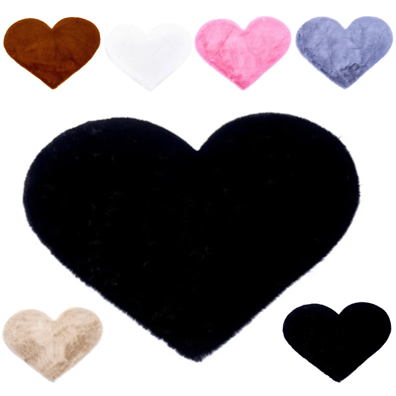 

1pcs Small Rug Love Heart Shaped Soft Faux Fur Rug Household Bedroom Warm Mat Pad Carpet White/Pink/Beige/Black/Light