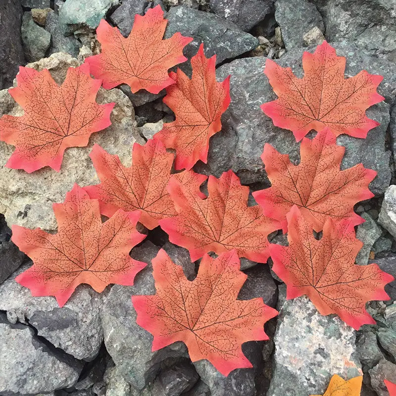 50Pcs DIY Colorful Autumn Leaves Maple Leaves Simulation Foliage Decoration