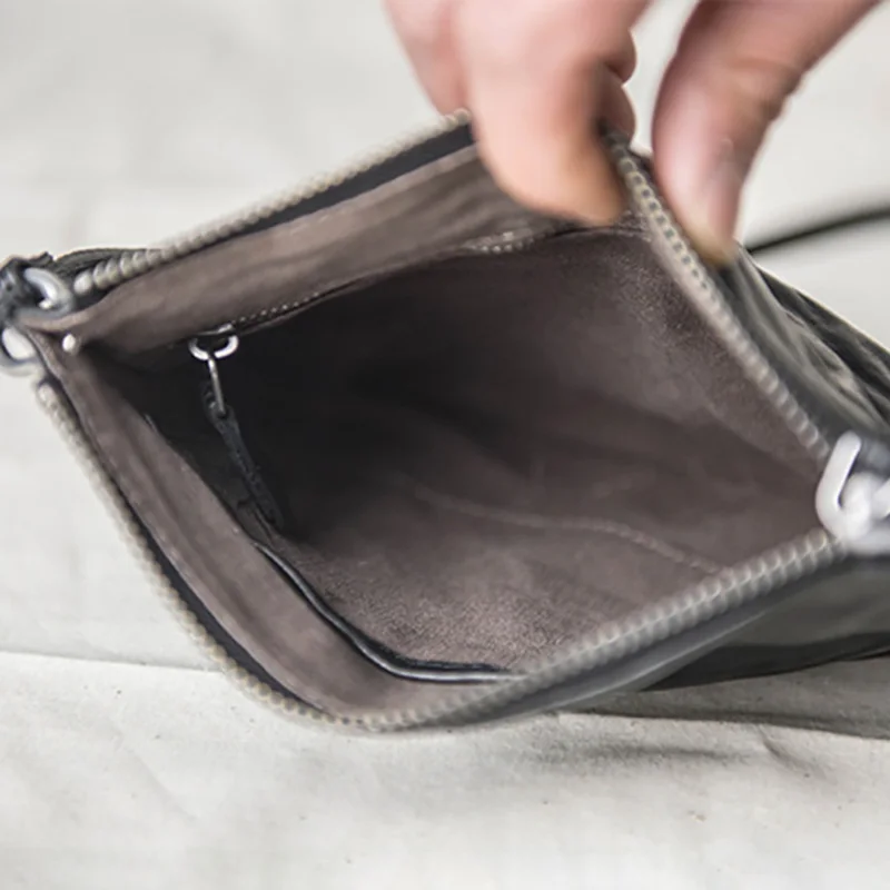 AETOO Head-layer cowhide small envelope bag, female leather hundred commuter retro literary fan single Shoulder Bag