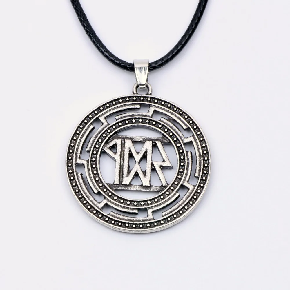 

Problem Resolvution Amulet Necklace Problem Solving Sigil Protection Talisman Peaceful Fruitful Life Spiritual Power Jewelry