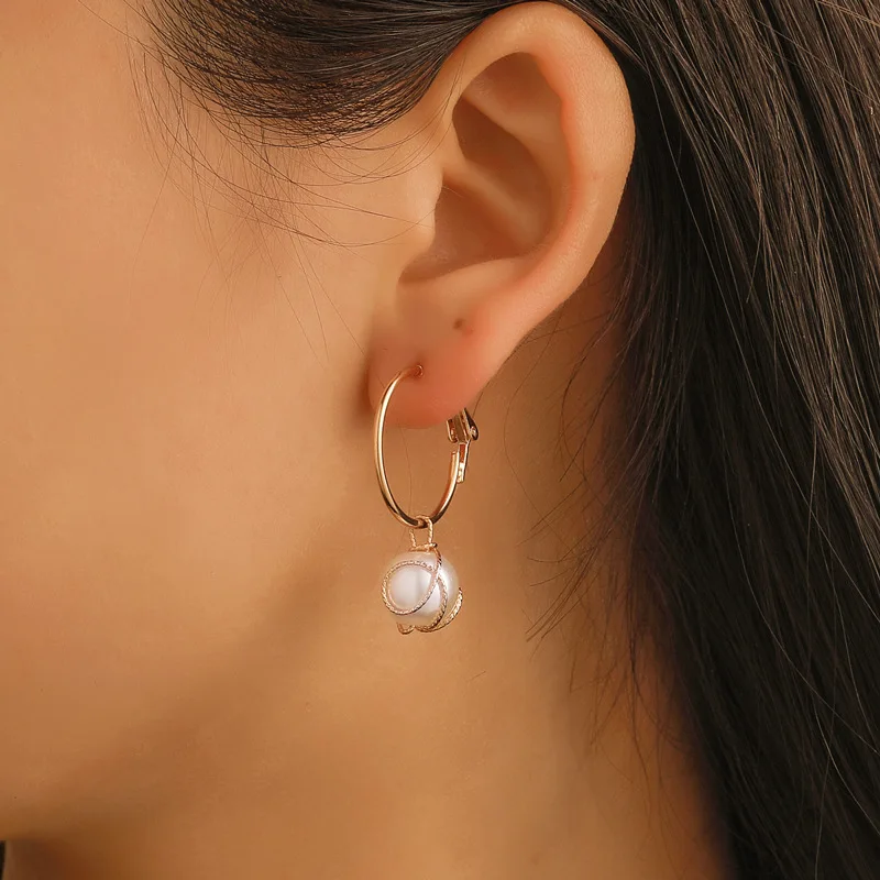

2019 New Korean Version Of The Simple Earrings Retro Temperament Wrapped Pearl Ladies Ear Rings For Women Jewelry Brincos