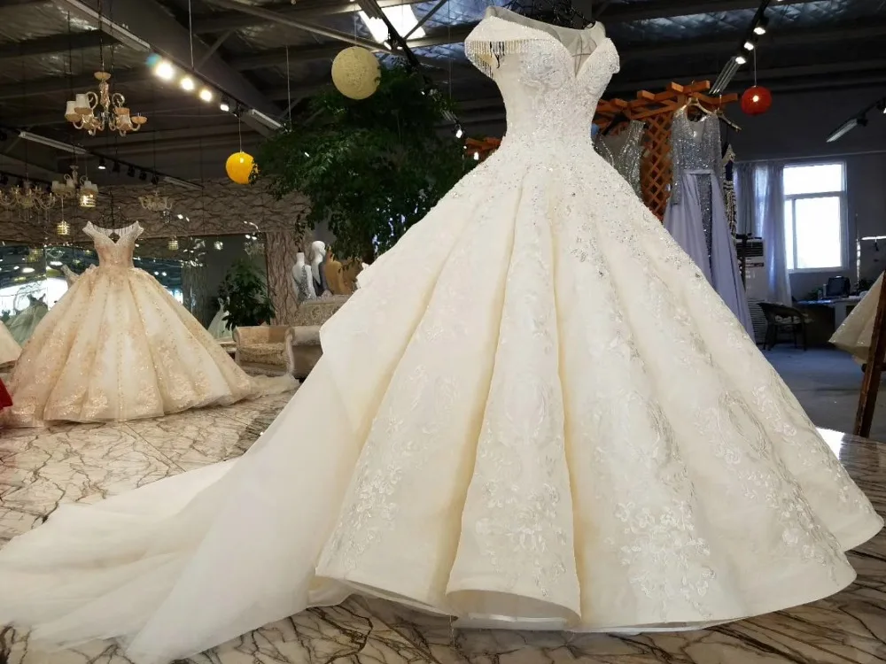 AOLANES Robe De Mariage Роскошные платья невесты 2018 свадебные с королевским шлейфом - Фото №1