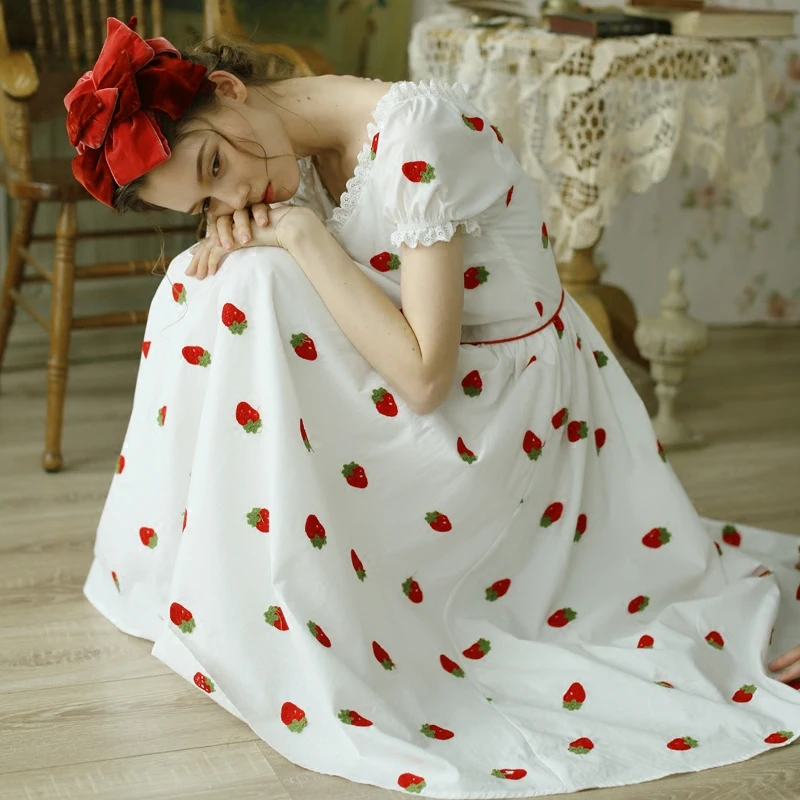 

LYNETTE'S CHINOISERIE Spring Summer Women Vintage Cute Embroidery Slim V-neck Dresses