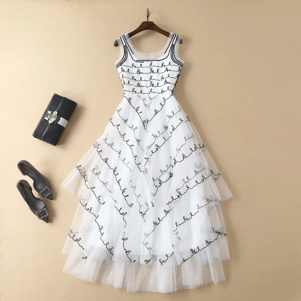 

2019 Runway Dress Luxury Designer High Quality Summer Mesh Embroidery Dresses Women Multi Layer Tulle Dress Long Party Vestido