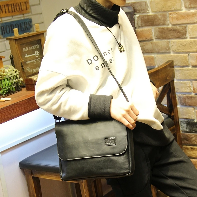

Tidog Korean men's casual Handbag Satchel Bag Leather shoulder bag